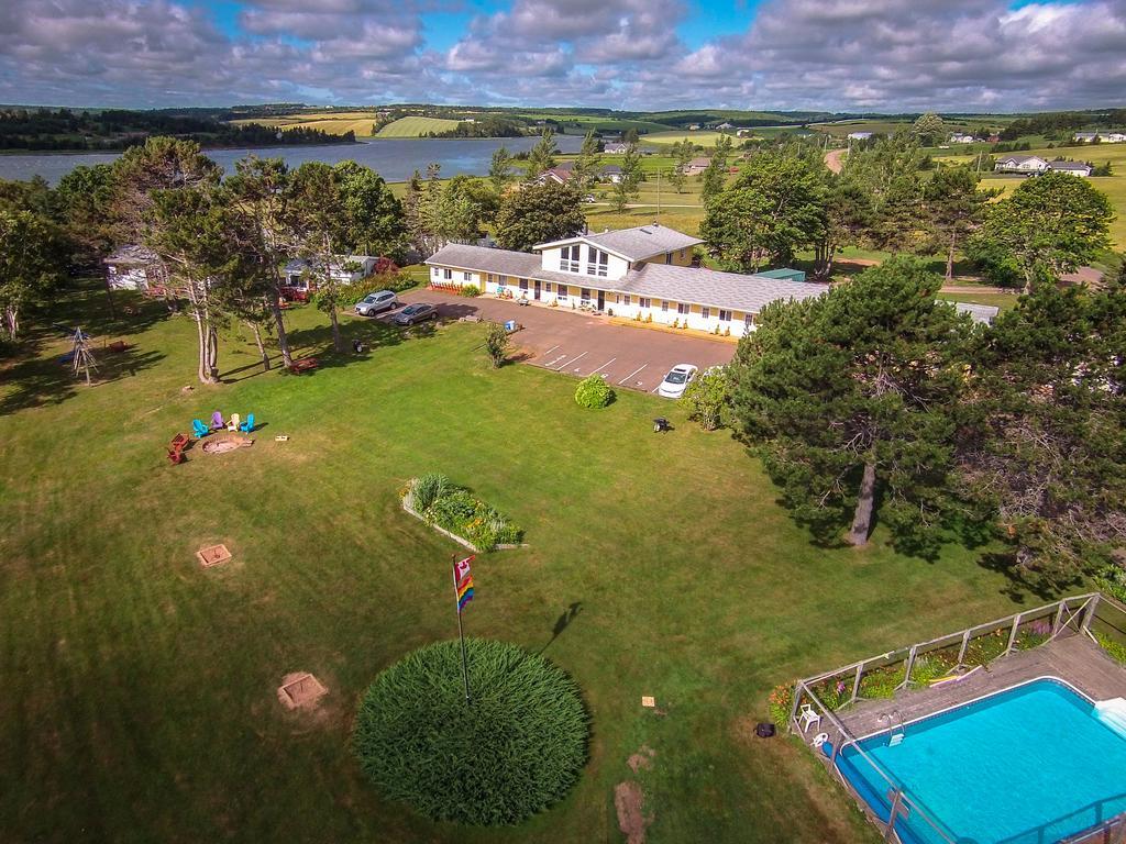 The Pines Motel And Cottages Rustico Exterior foto